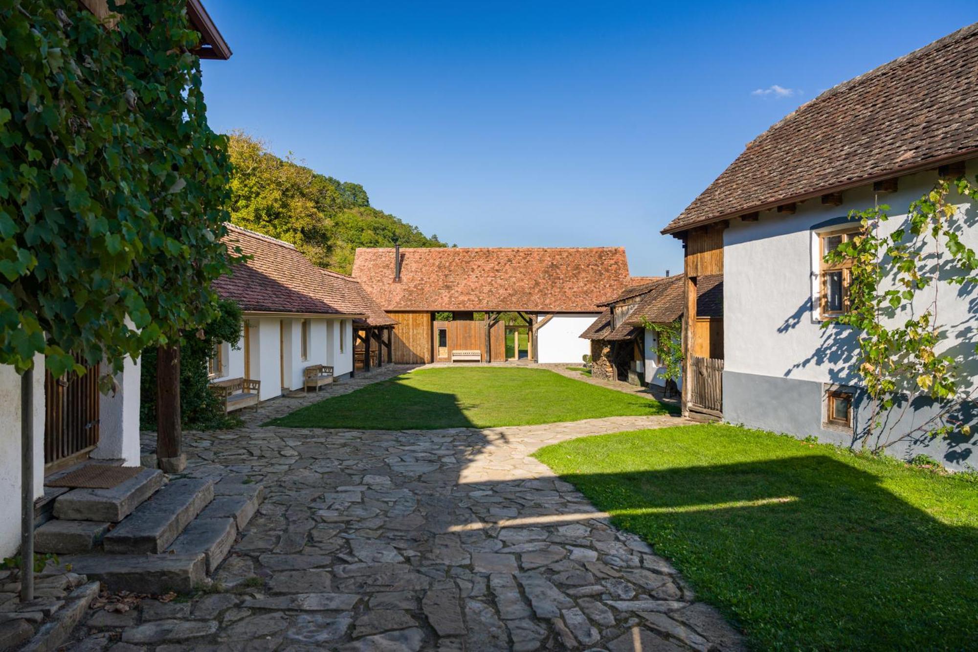 Mesendorf Gasthaus ภายนอก รูปภาพ